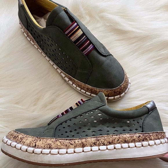 Basics Orthopedic Slip-on Shoes Size 7.5 - Picture 9 of 9